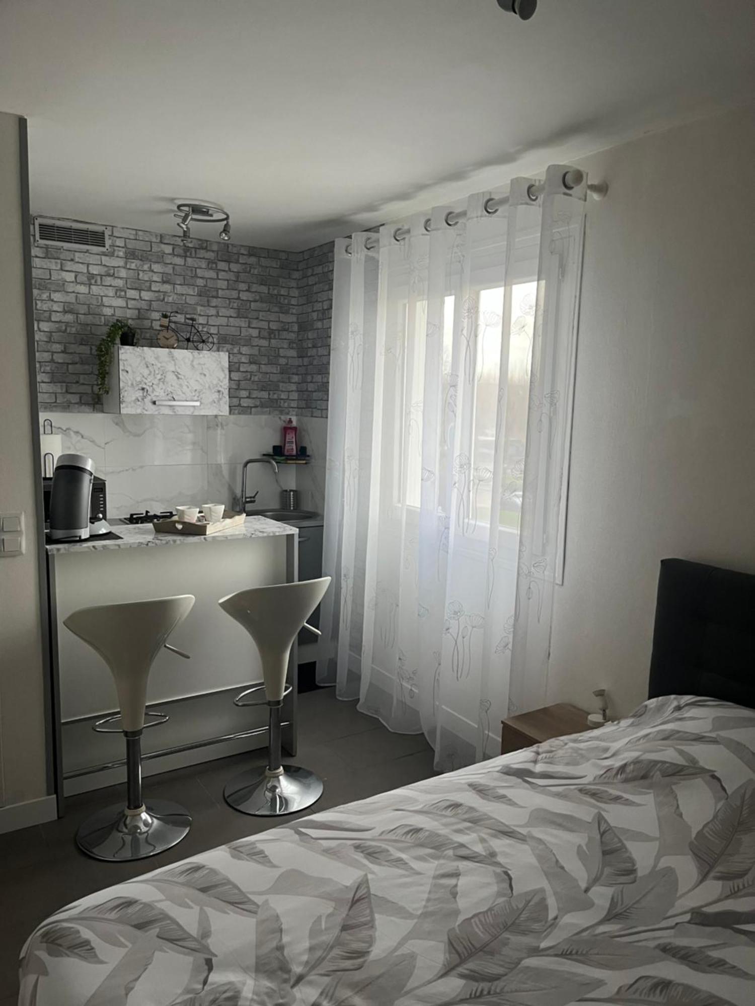 Appartement Residence Theatre Санс Екстер'єр фото